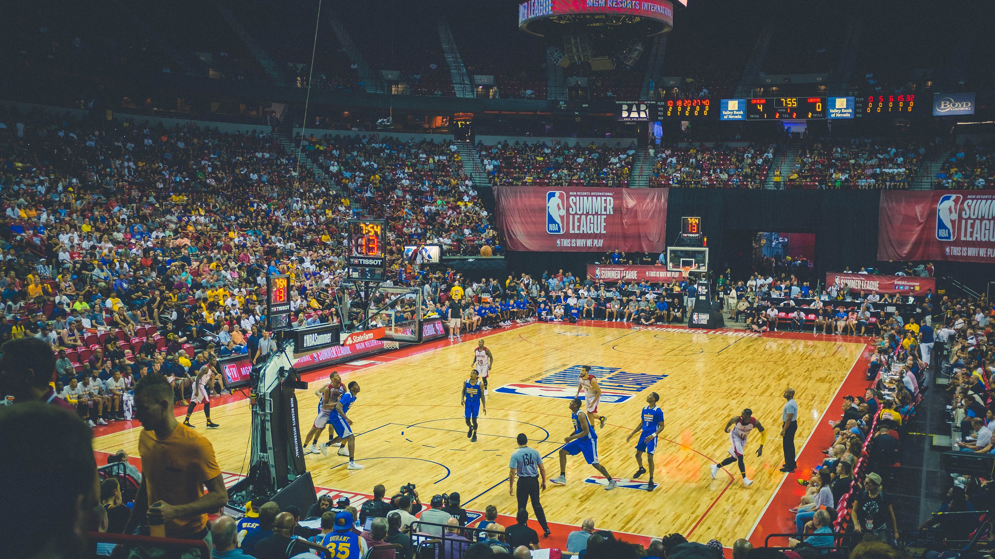 德罗赞化身末节死神，中距离艺术击溃步行者，骑士攻防一体显冠军相