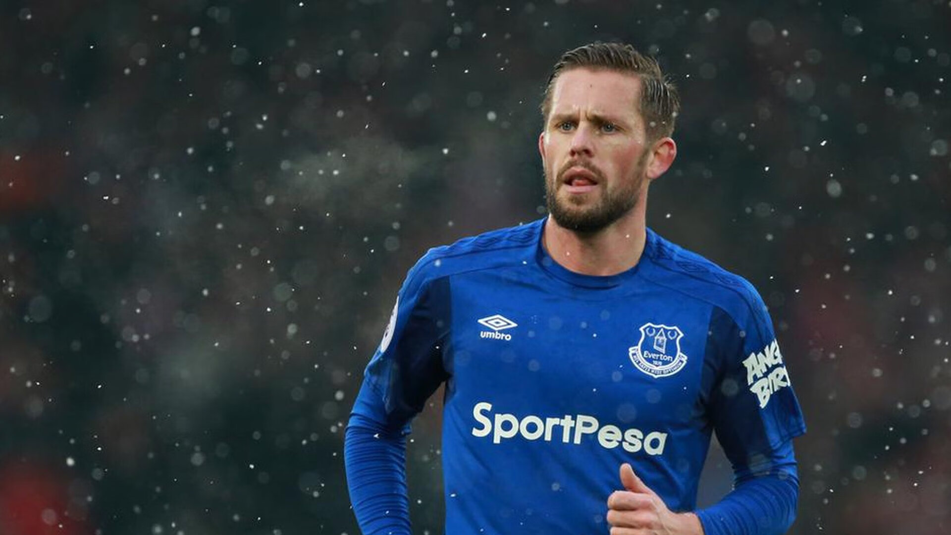 德甲争冠战惊现开拓者式翻盘，当足球遇见篮球的逆袭美学