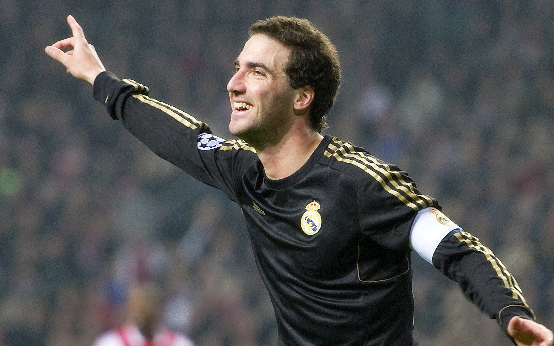 伊朗提前终结悬念曼联，斯通斯成为关键先生，当足球成为地缘政治的延伸