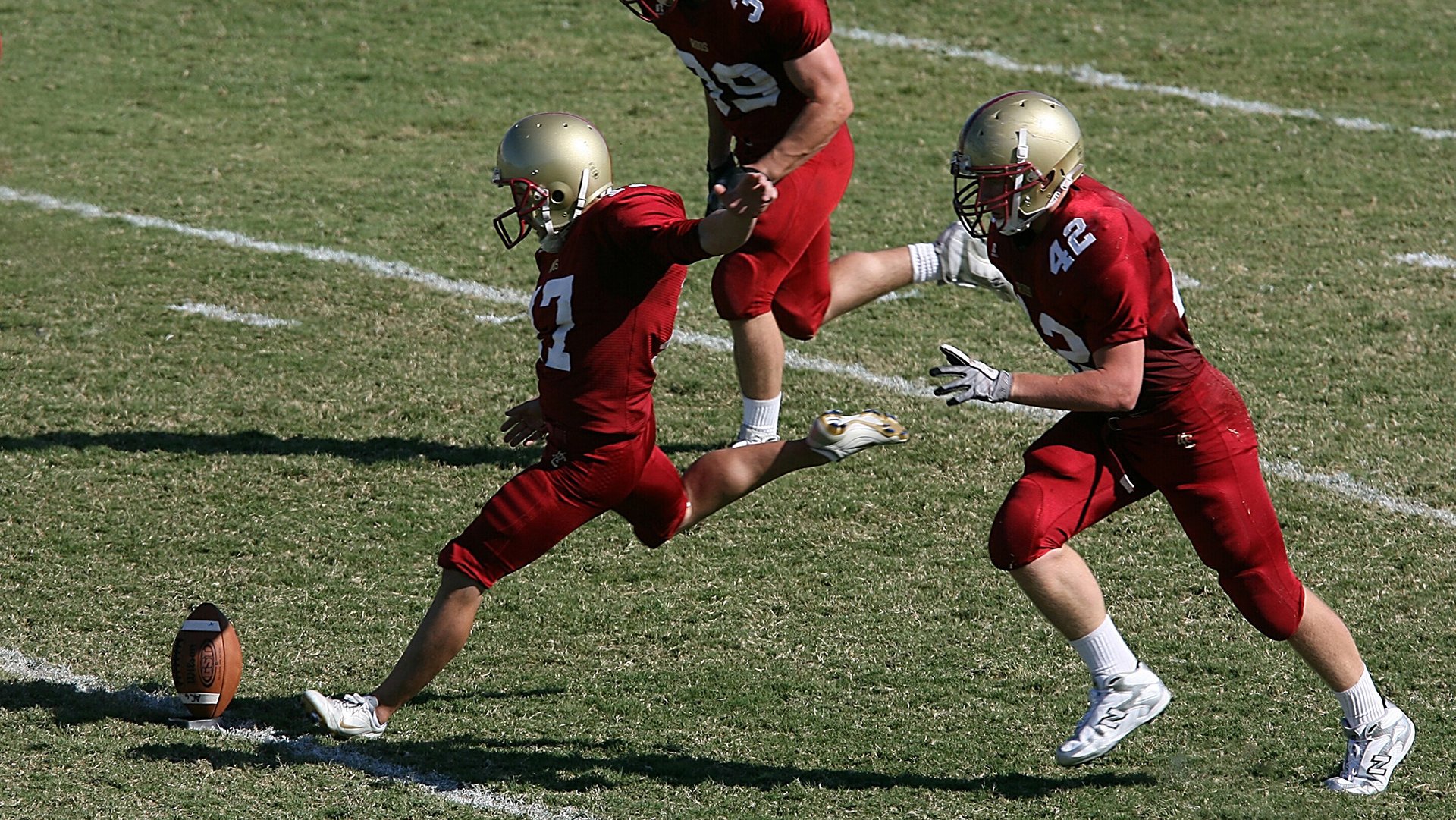 希腊对阵摩纳哥，加维用防守艺术，在绿茵场复刻雅典方阵